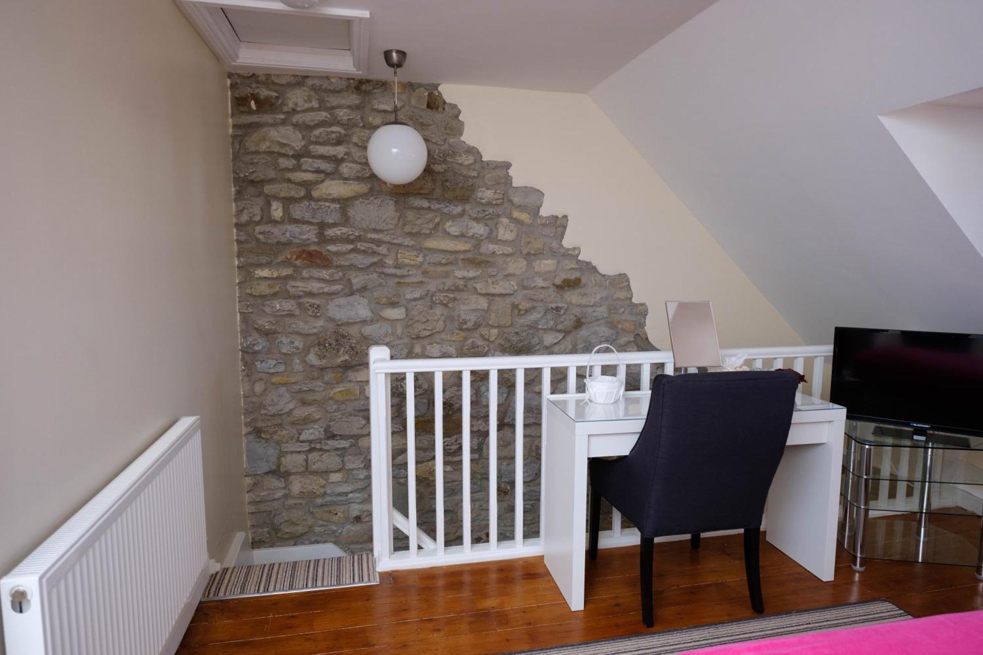 The Great House Hotel Bridgend  Room photo
