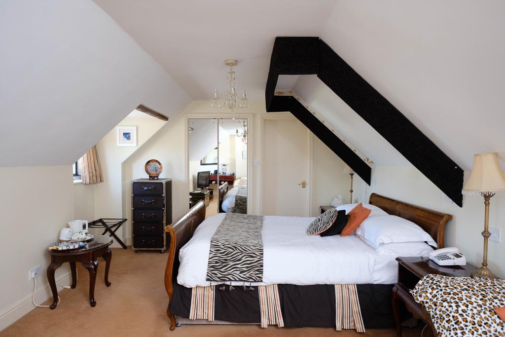 The Great House Hotel Bridgend  Room photo